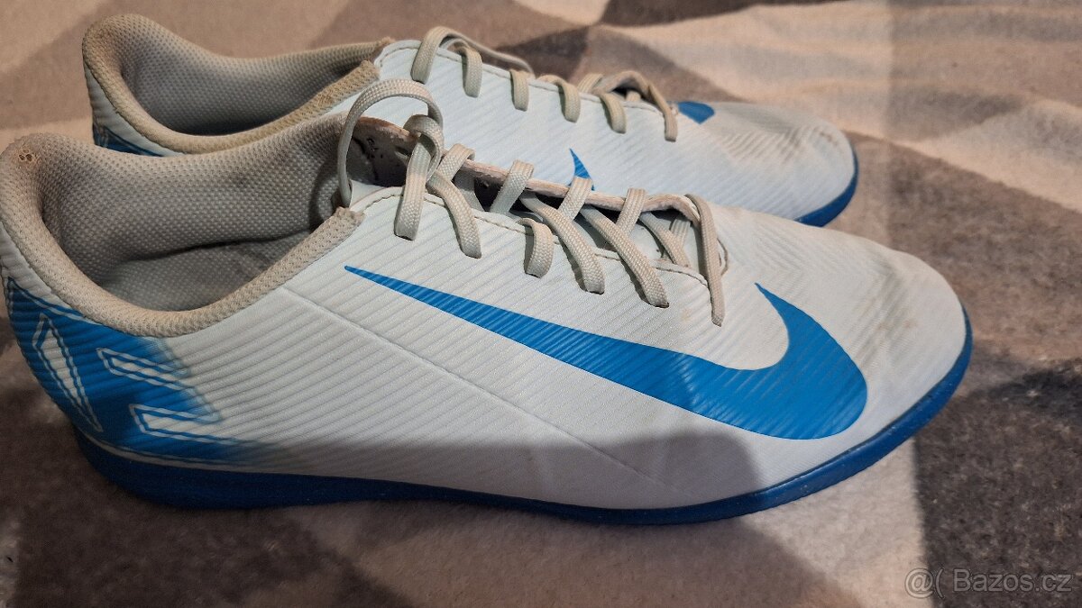 Sálovky Nike velikost 43 - 2