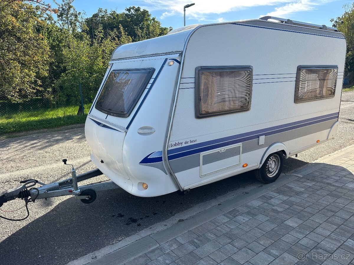 Karavan Hobby De Luxe 400 - Soláry, Předstan - 2
