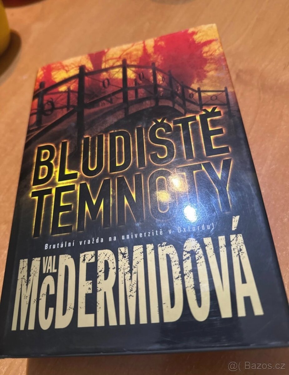 3x Val McDermid - 2