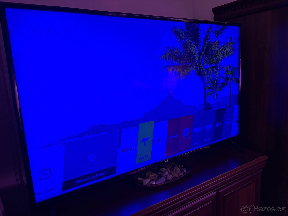 Smart TV 139cm LG 55UK6300mlb + držák na zeď - 2