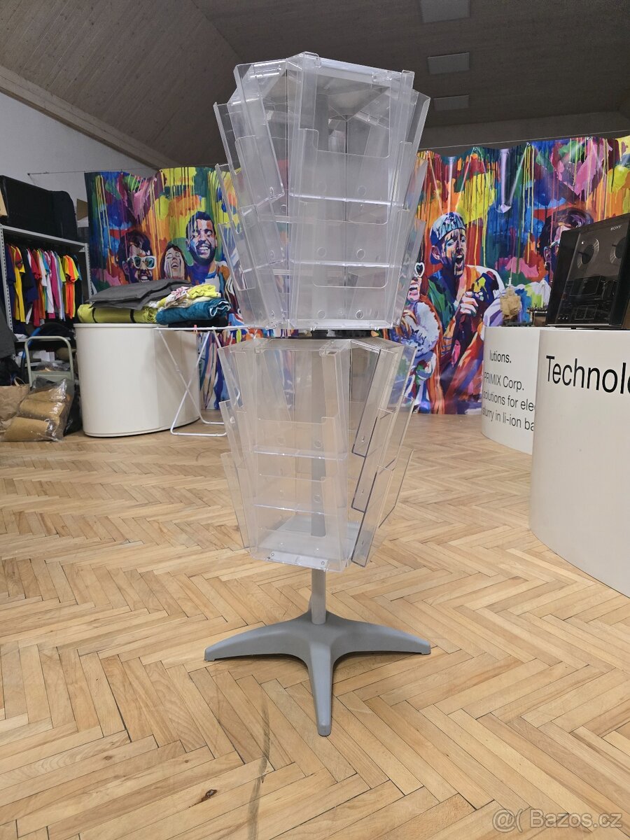 Stojan na letáky - 2