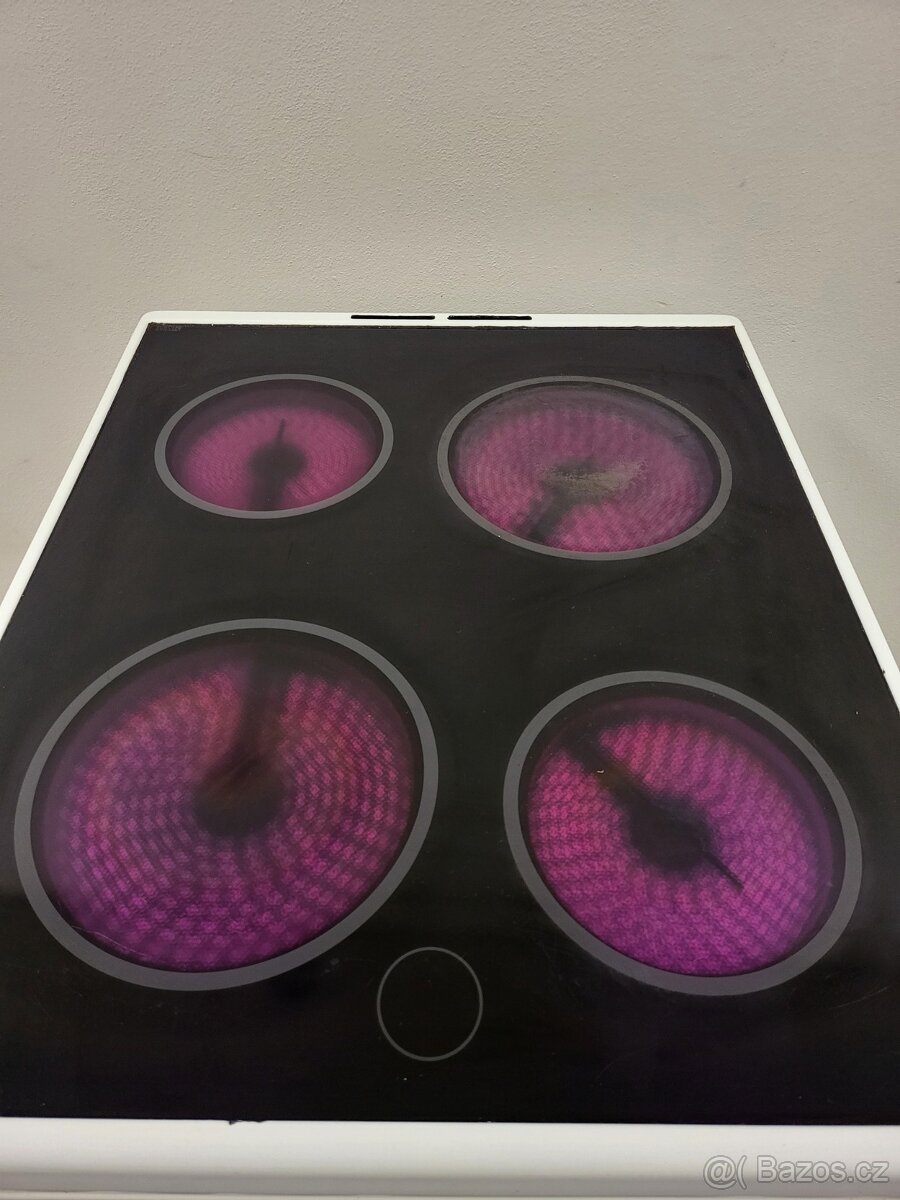 Zanussi - sklokeramický sporák s čistou troubou - 2