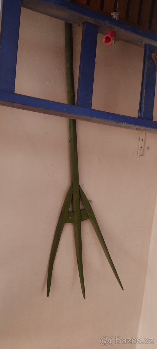 Vidle kovové,dřevěné,cepy - 2