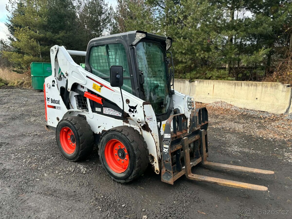 Smykový nakladač Bobcat S570 - 2