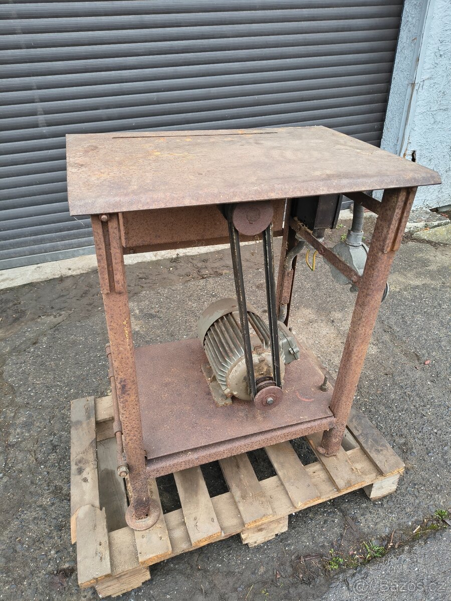 Okružní pila - cirkulárka - 2