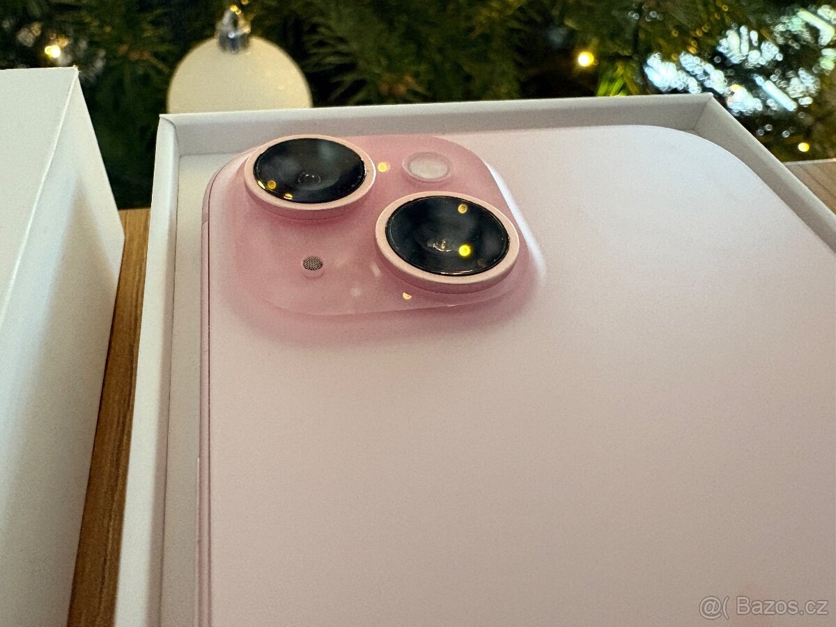 Apple iPhone 15 pink 128GB, v záruce do 8/2027 - 2