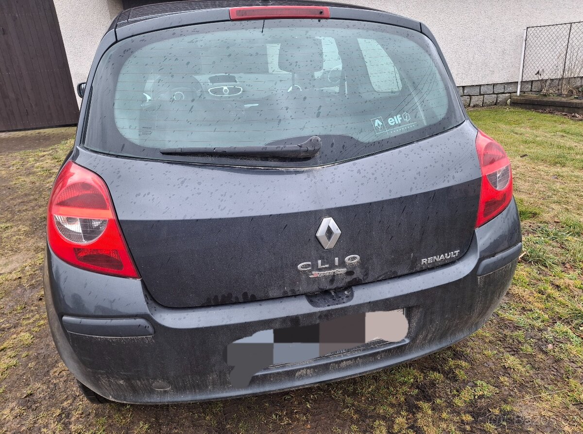 Renault clio 1.6 benzín - 2