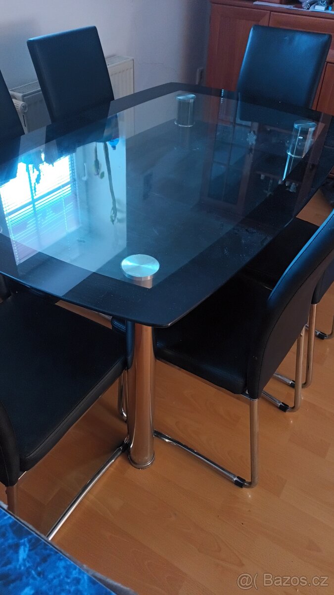 Kuchyňský stůl + 6 židlí - 2