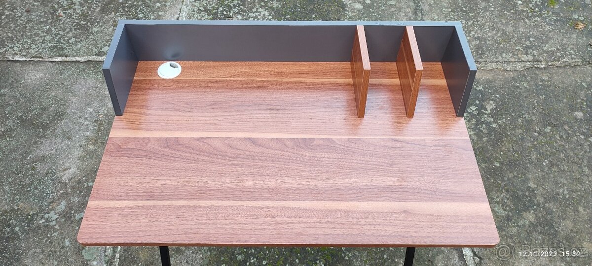 Kancelářský stůl - 2