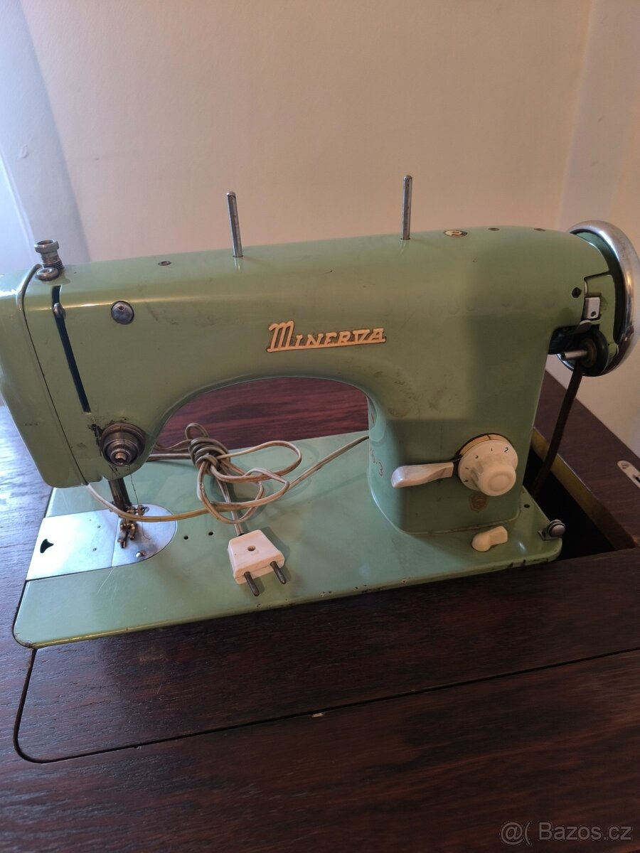Šicí stroj - 2