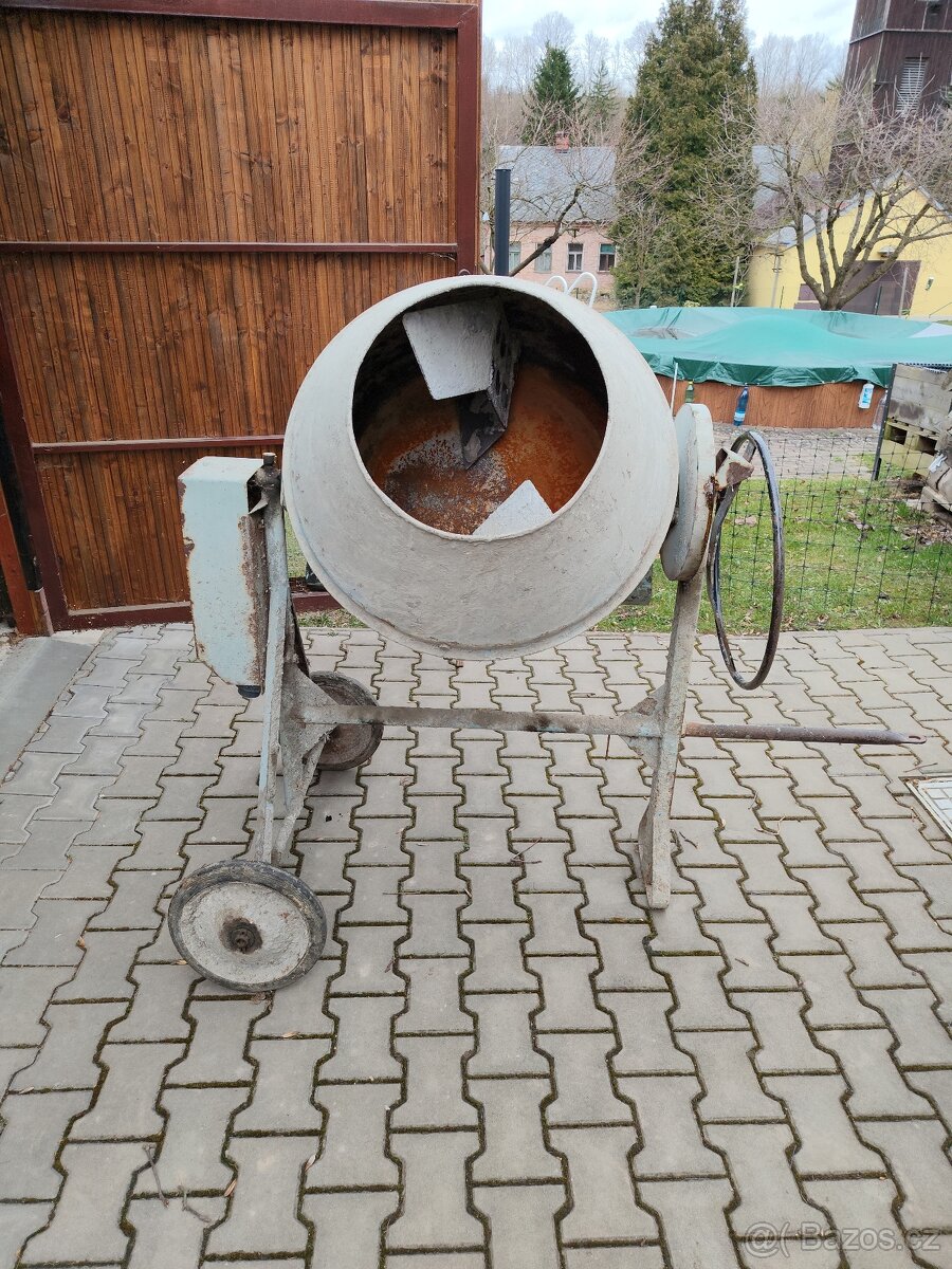 Stavební míchačka - 2