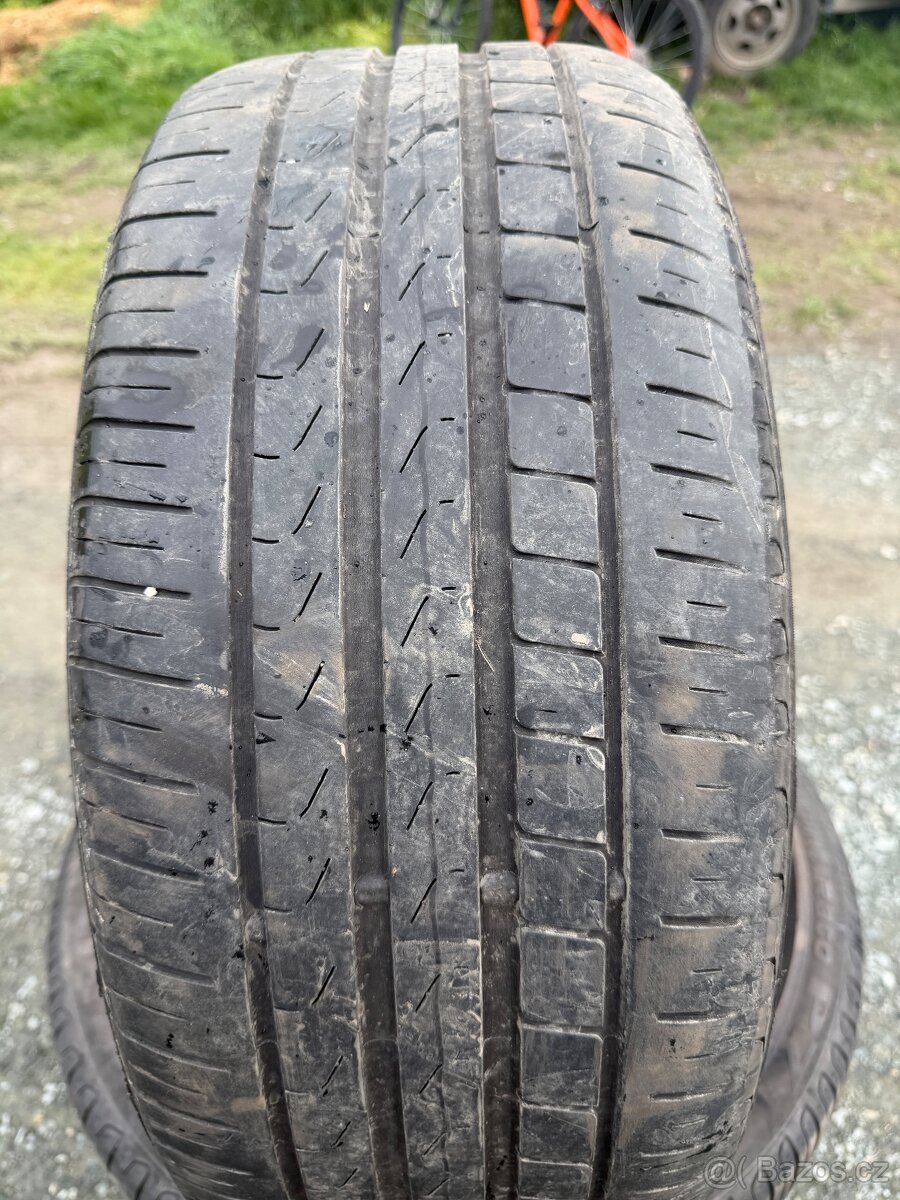 Letni pneu 235/40/19 - 2