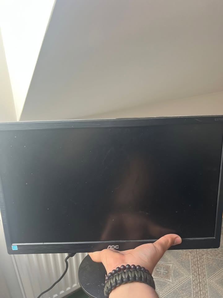 Prodej PC dílů (monitor, procesor, GPU, RAM) - 2