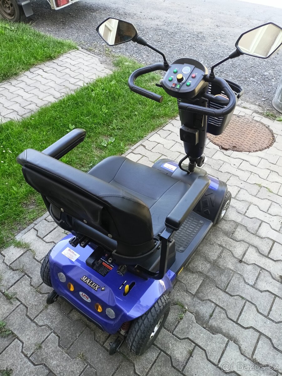 Elektrický invalidní vozík - 2
