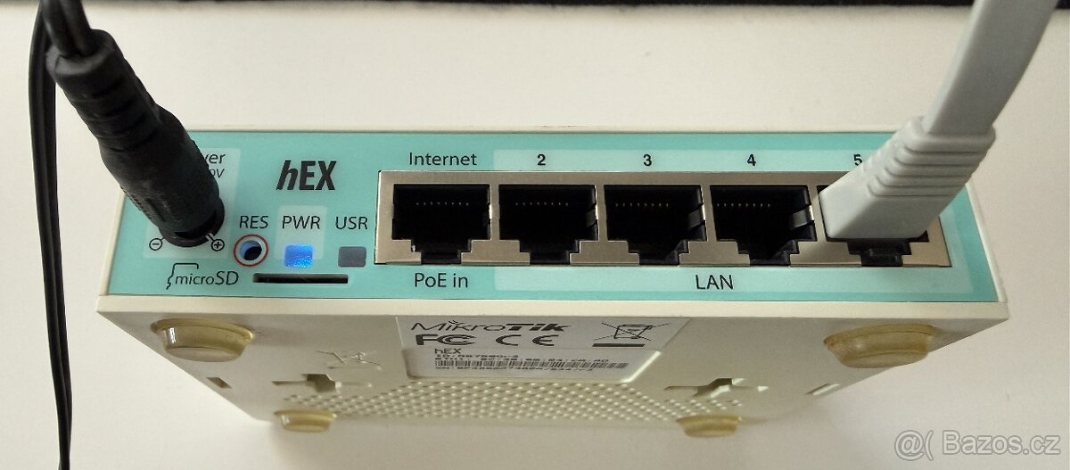 MikroTik RouterBOARD RB750Gr3 - 2