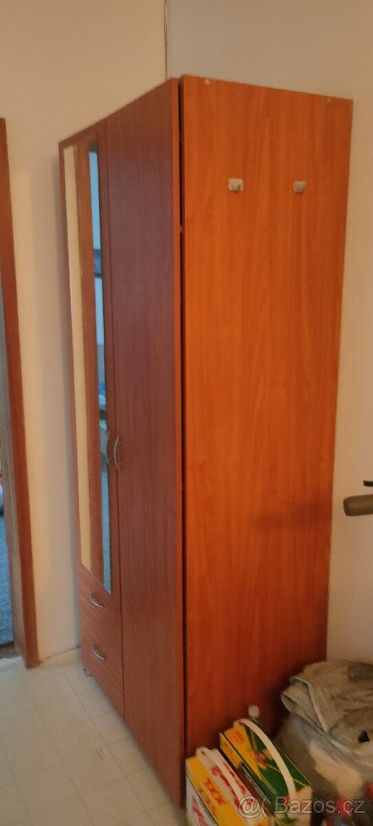 Šatní skříň - 2