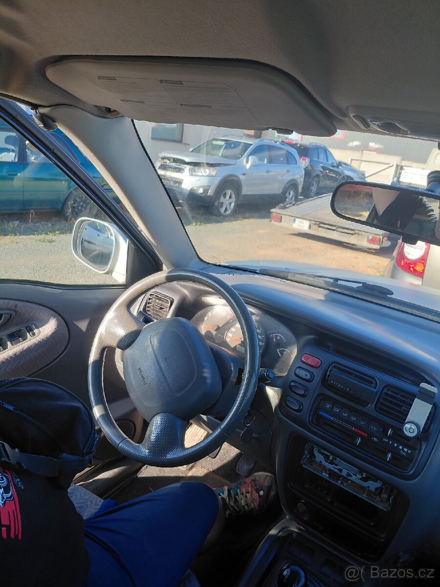 Suzuki Grand Vitara 2,5i - 2