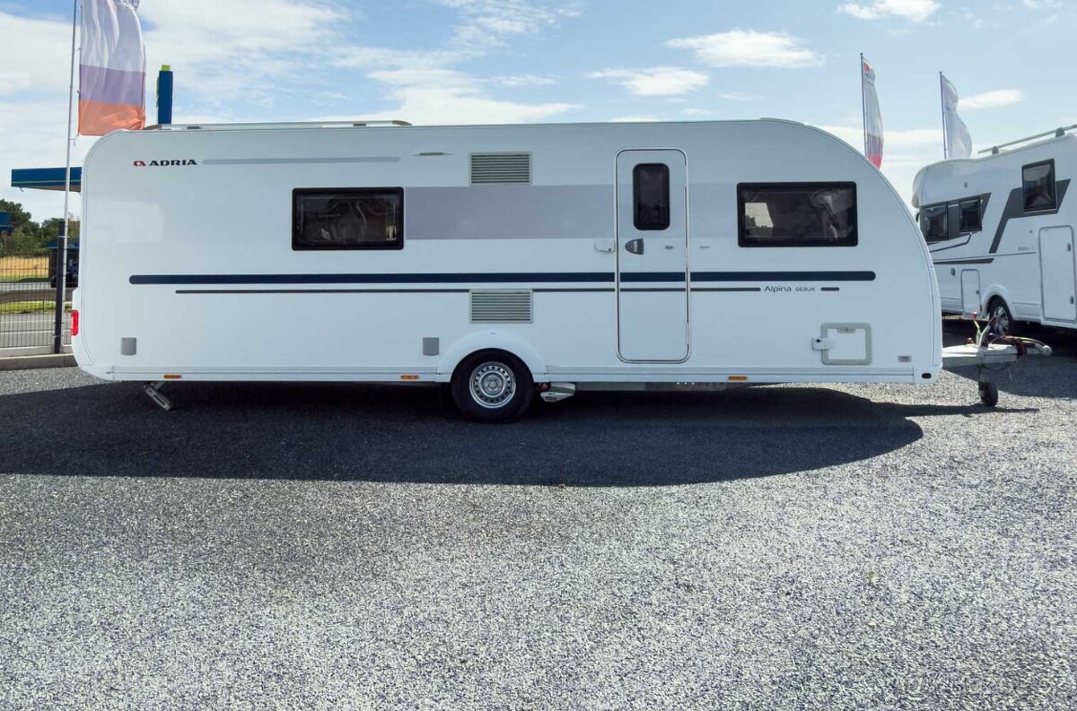 Adria Alpina 663 UK - 2