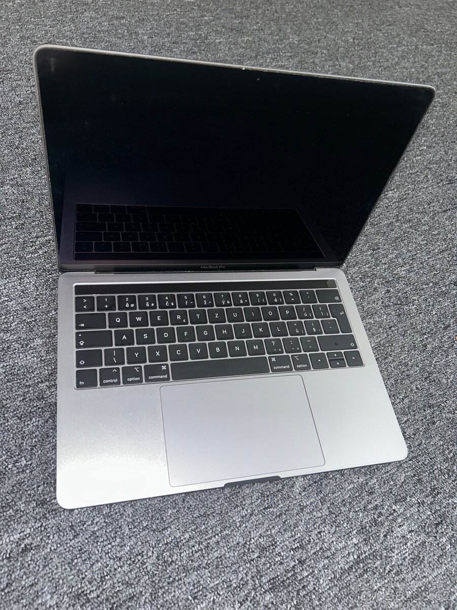 MacBook Pro 13” 2018 - i5/8GB RAM/256GB SSD - 2