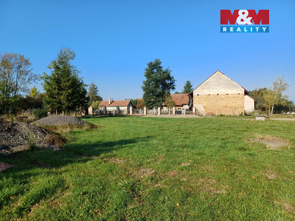 Prodej pozemku k bydlení v Roveňsku - Holice - 2