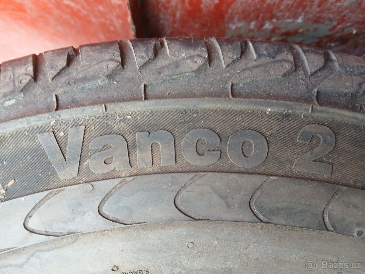 2x letni continental 235/65 R16C, dezen=5,5mm - 2