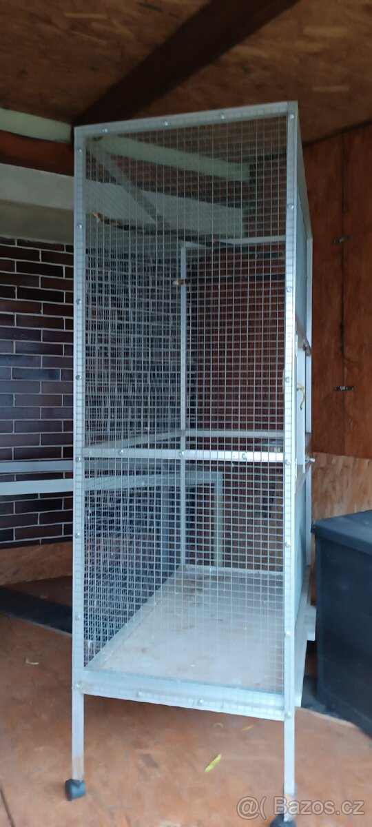 Voliéra. Zamluveno. - 2