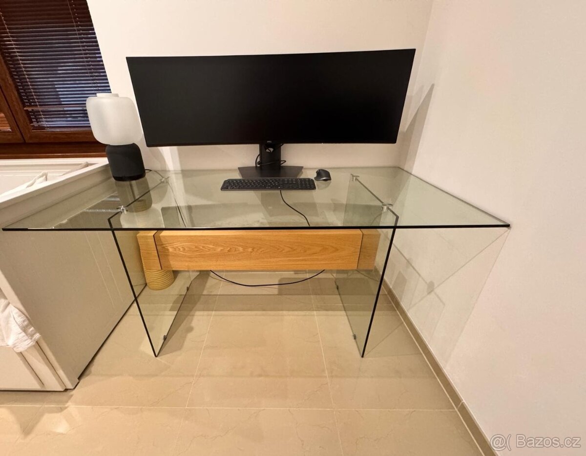 Dizajnový kancelářský stůl Livid (skleněný) - 2