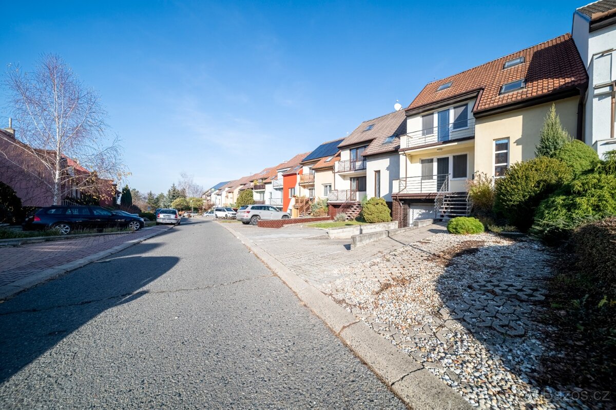 Rodinný dům 4+1 na prodej, UH, Mařatice, Vl. Perutky - 2
