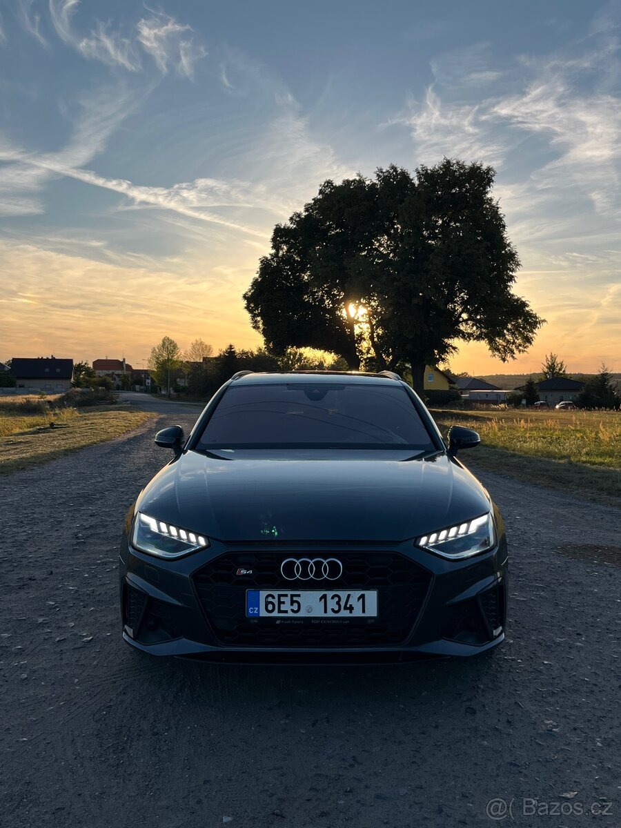 Audi A4 Avant S line - 2