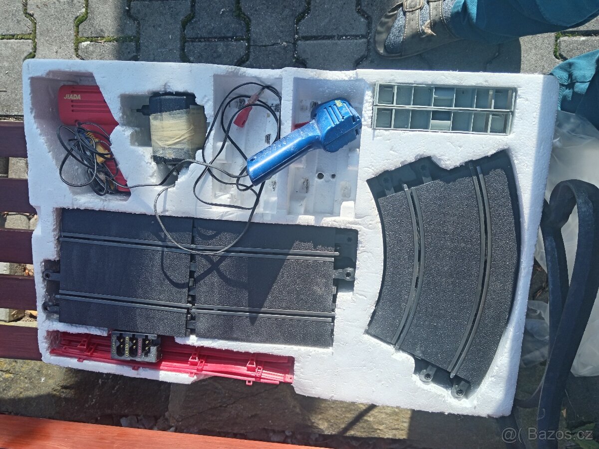 Prodám starou autodráhu chybí autíčka - 2