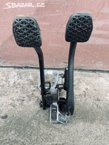 ‼️Brzdový a spojkový pedály - BMW - 2