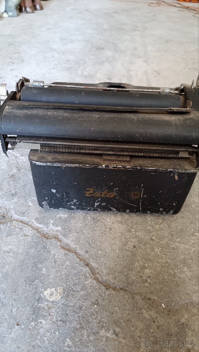 Psací stroj 500,- - 2