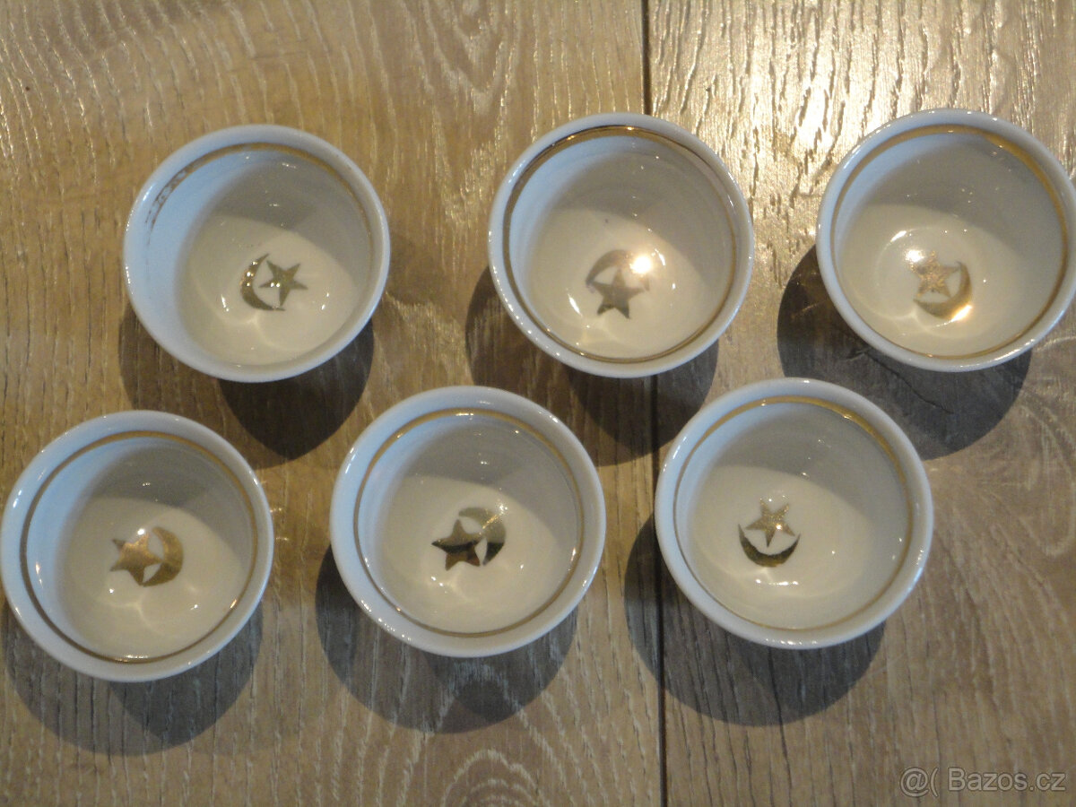 Sada šesti porcelánových kalíšků - 2