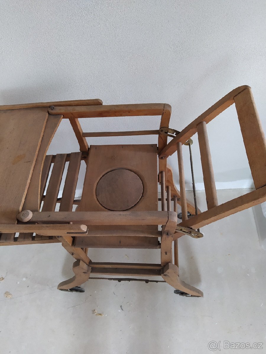 Starožitná dětská jídelní židlička - 2