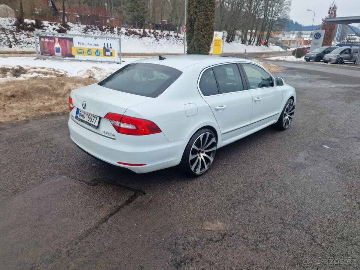 Škoda Superb 2 facelift elegance 1.8 tsi 118kw rok 2013/14 - 2