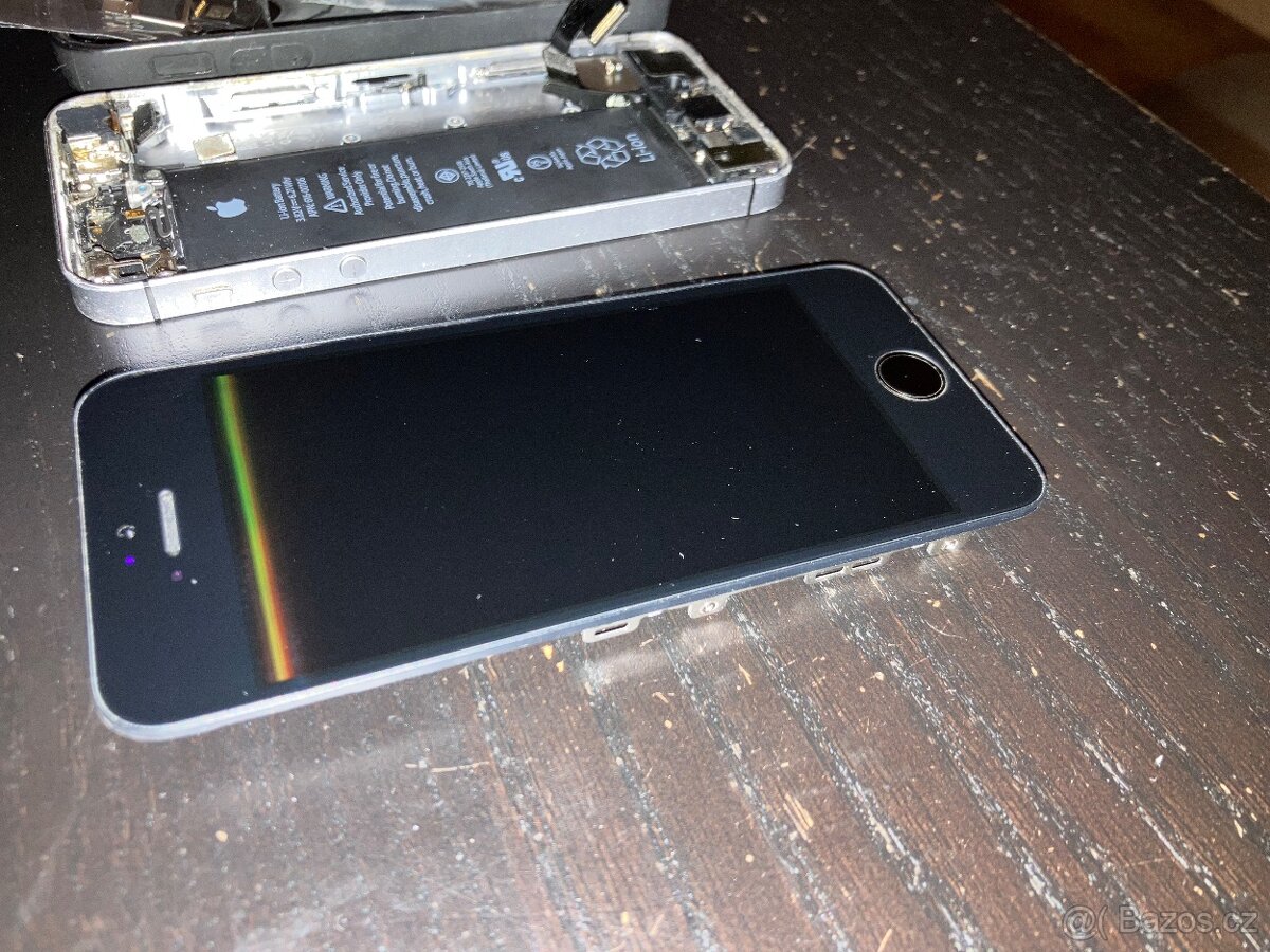 iPhone SE 2016 (1. generace) - na náhradní díly - 2