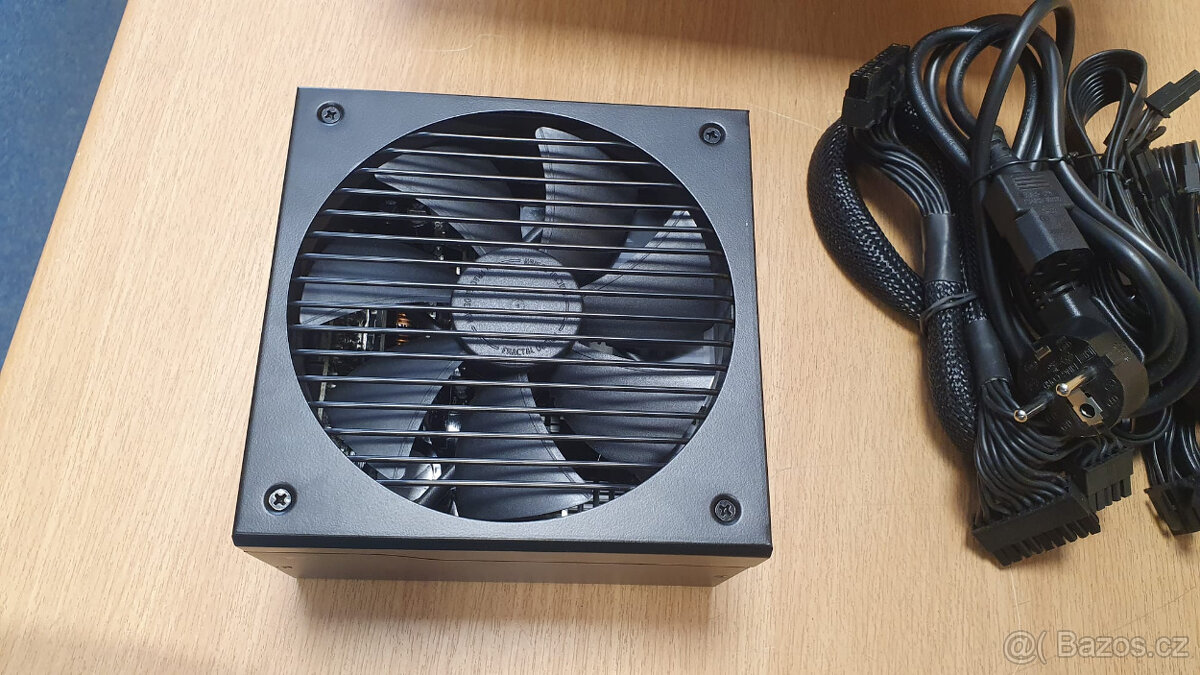 zdroj fractal, 560W - 2