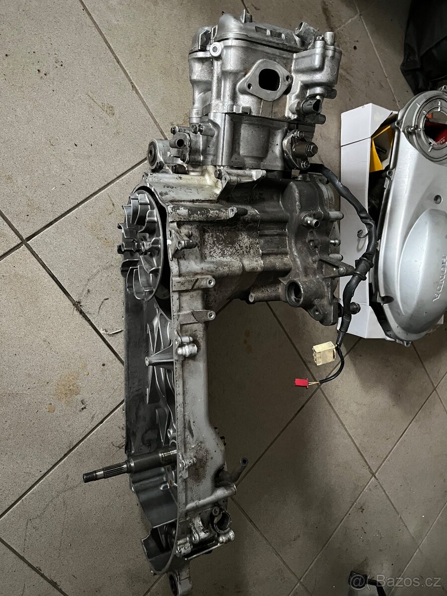 Honda SH 300 NF 02 - 2