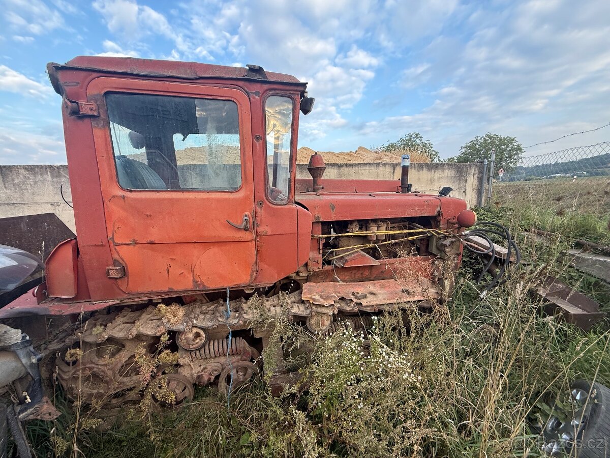 Buldozer DT 75 - 2