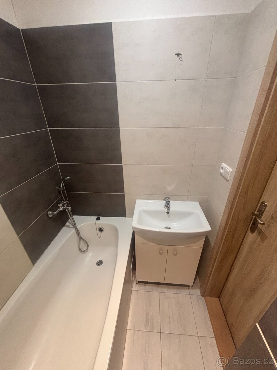 Pronájem, byt 2+1, 52 m² + lodžie, Karviná ul. Kosmonautů - Ansicht 2