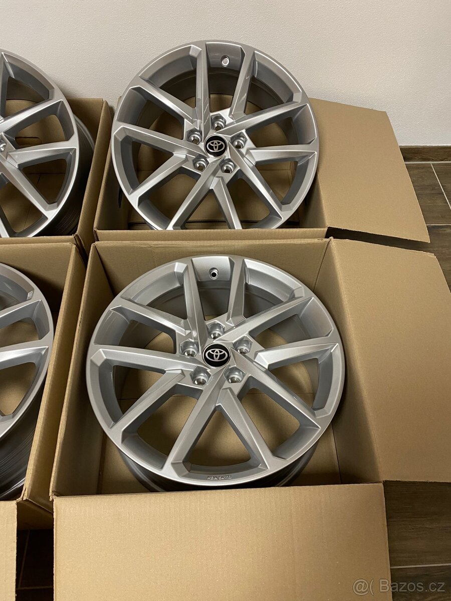 Toyota Camry R18 - 2