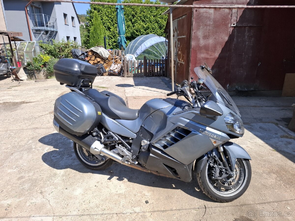 Kawasaki GTR 1400 - 2