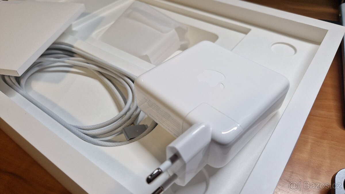 MacBook Pro 14" M2 MAX 32GB RAM 1TB SDD CZ 2023 Stříbrný - 2