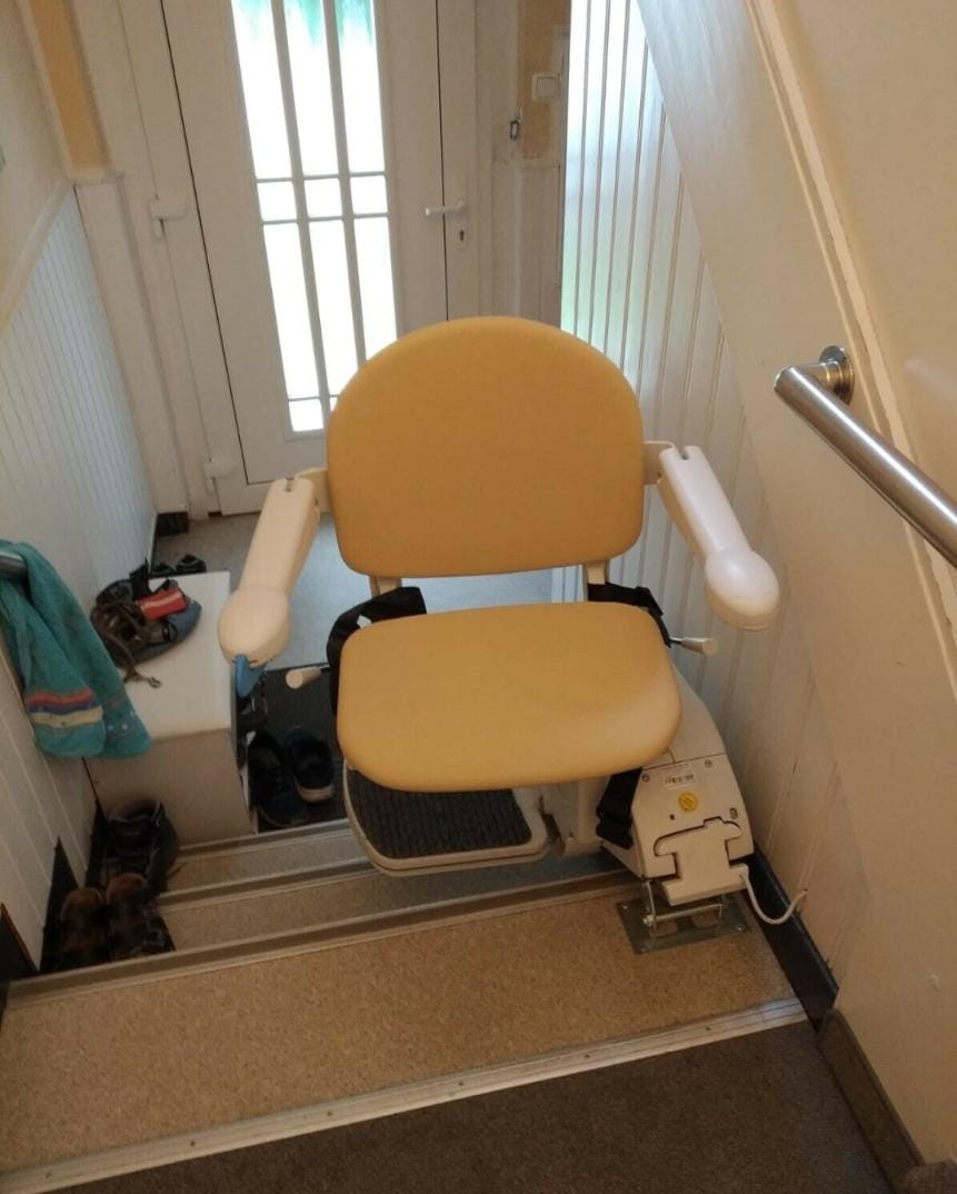 Schodišťová sedačka výtah + montáž - 2