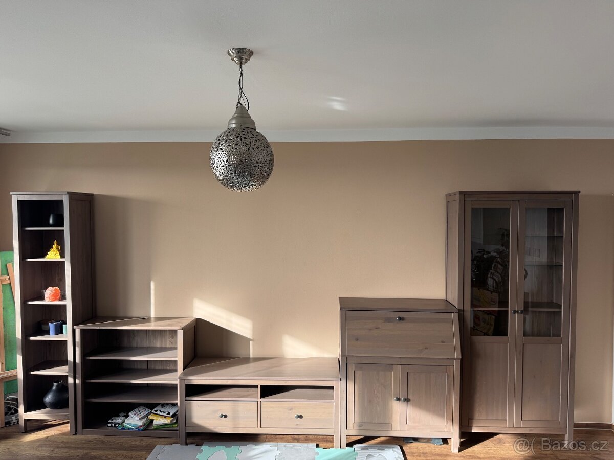 Sekretář a vitrína Hemnes Ikea - 2