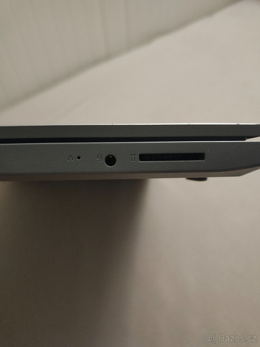 Notebook Lenovo IdeaPad S145 s novou original nabíječkou - 2