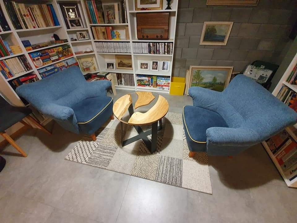 Stul s pryskyřicí - 2