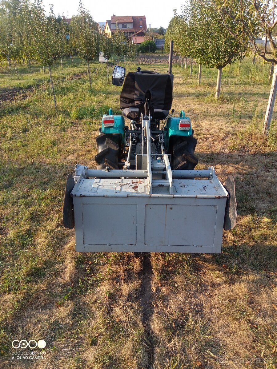 Prodám japonský malotraktor - 2