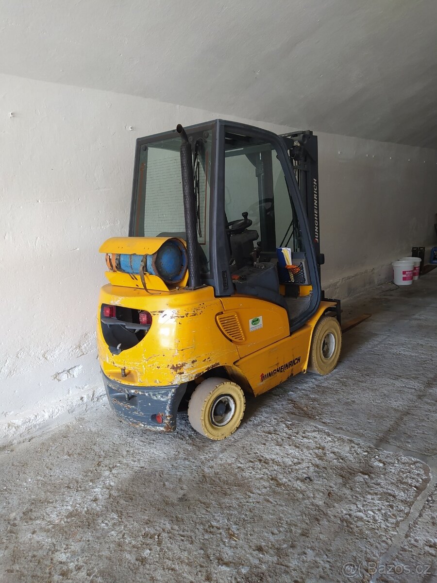 P: Jungheinrich TFG320s závada - 2