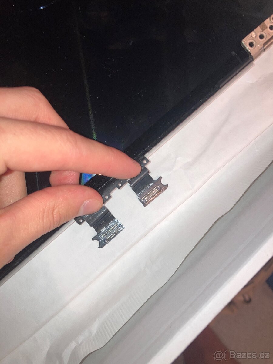 Display Dell XPS 9300 na nahradní díly - 2